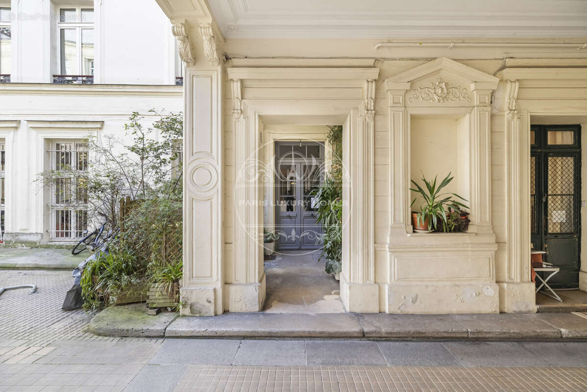 Appartement à PARIS-2E