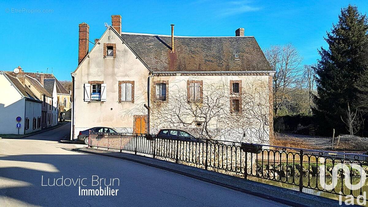 Appartement 657 m² à Tannerre-En-Puisaye  - photo 1
