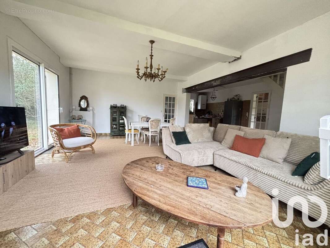 Photo 2 - Maison à VENDAYS-MONTALIVET