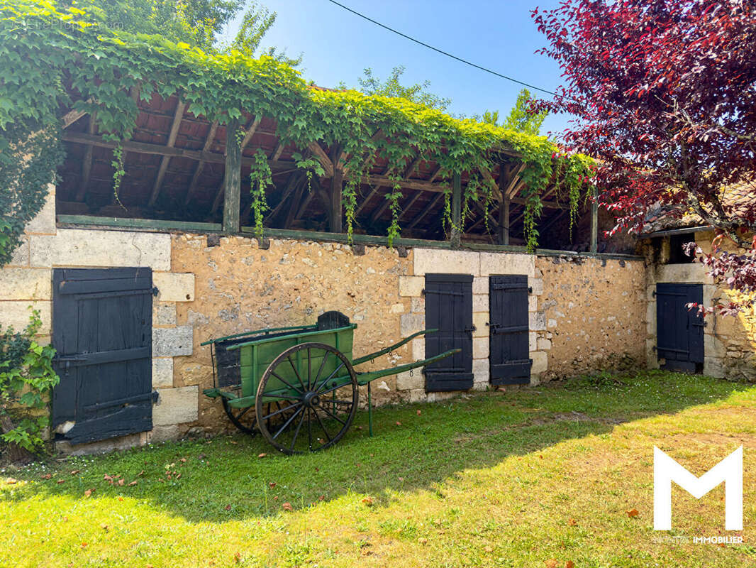 Maison à ANTONNE-ET-TRIGONANT