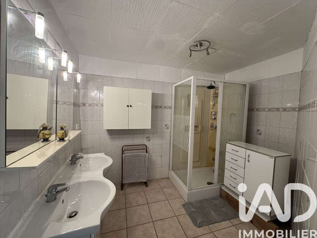 Maison 137 m² à Les Mages  - photo 8