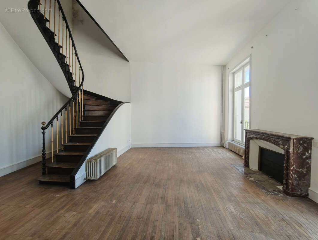 Appartement à CHATEAUNEUF-SUR-CHARENTE