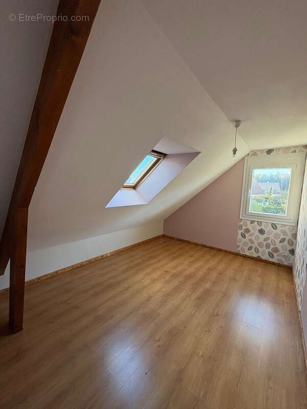 Maison à MONCE-EN-BELIN