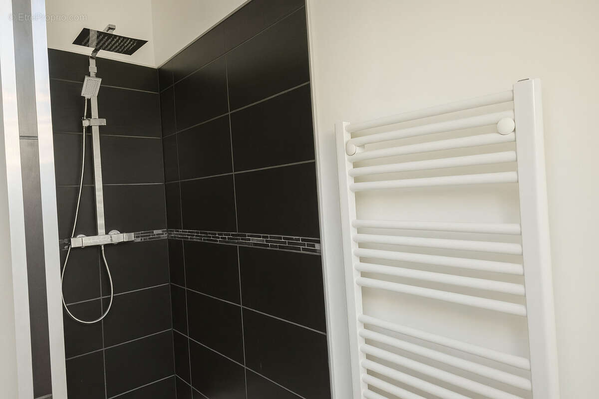 Maison à SAINT-CLEMENT-DES-LEVEES