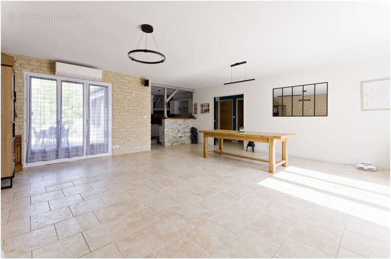 Maison à SAINT-GEORGES-LES-BAILLARGEAUX