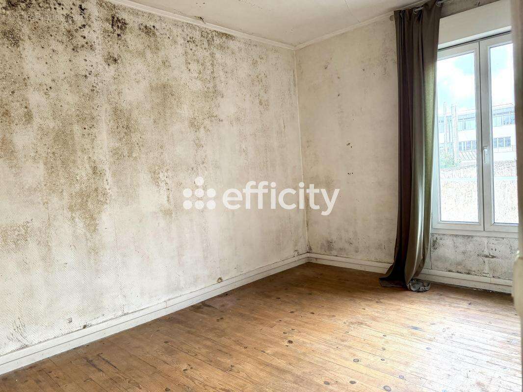 Maison à SAINT-MAUR-DES-FOSSES