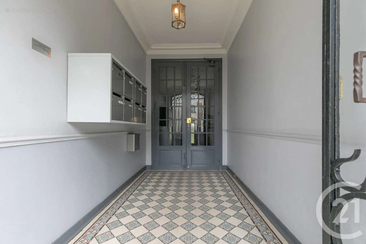 Appartement 94 m² à Saint-Maur-Des-Fosses  - photo 11