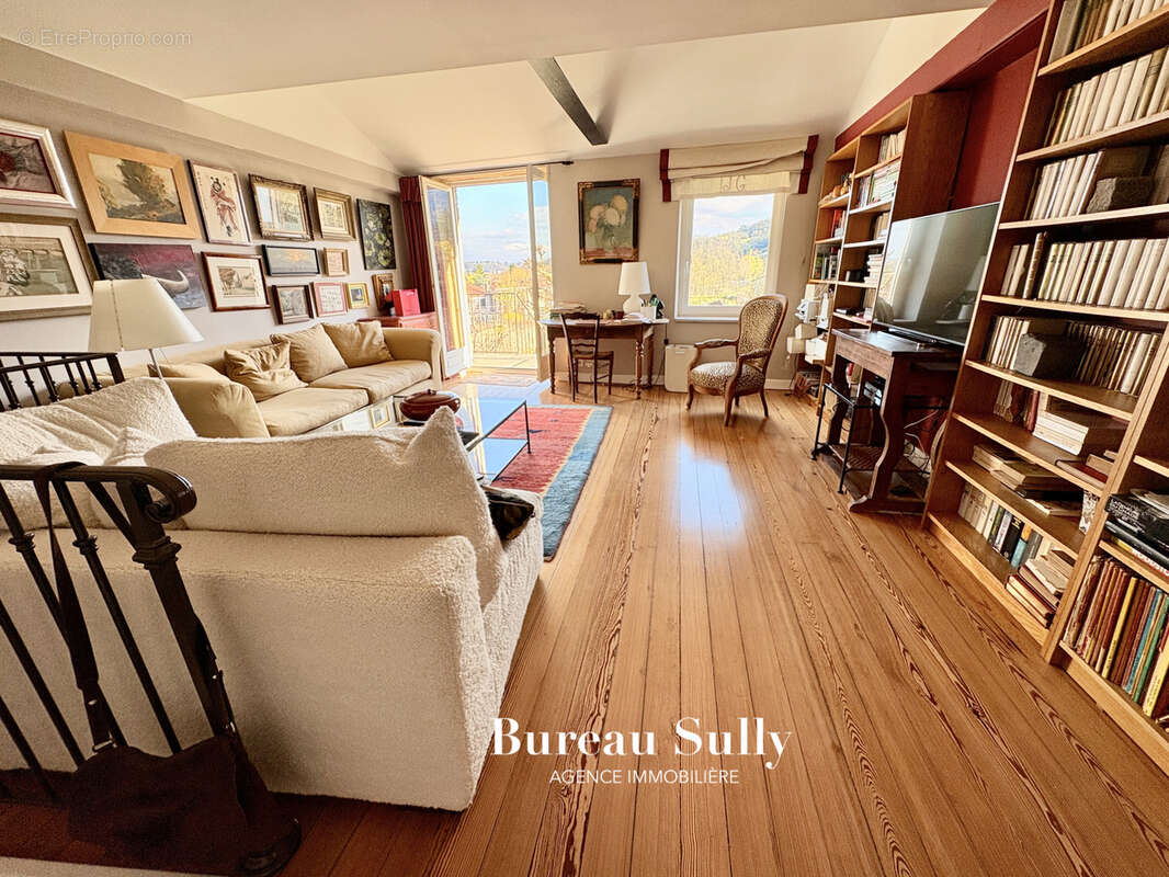 Maison à COUZON-AU-MONT-D'OR