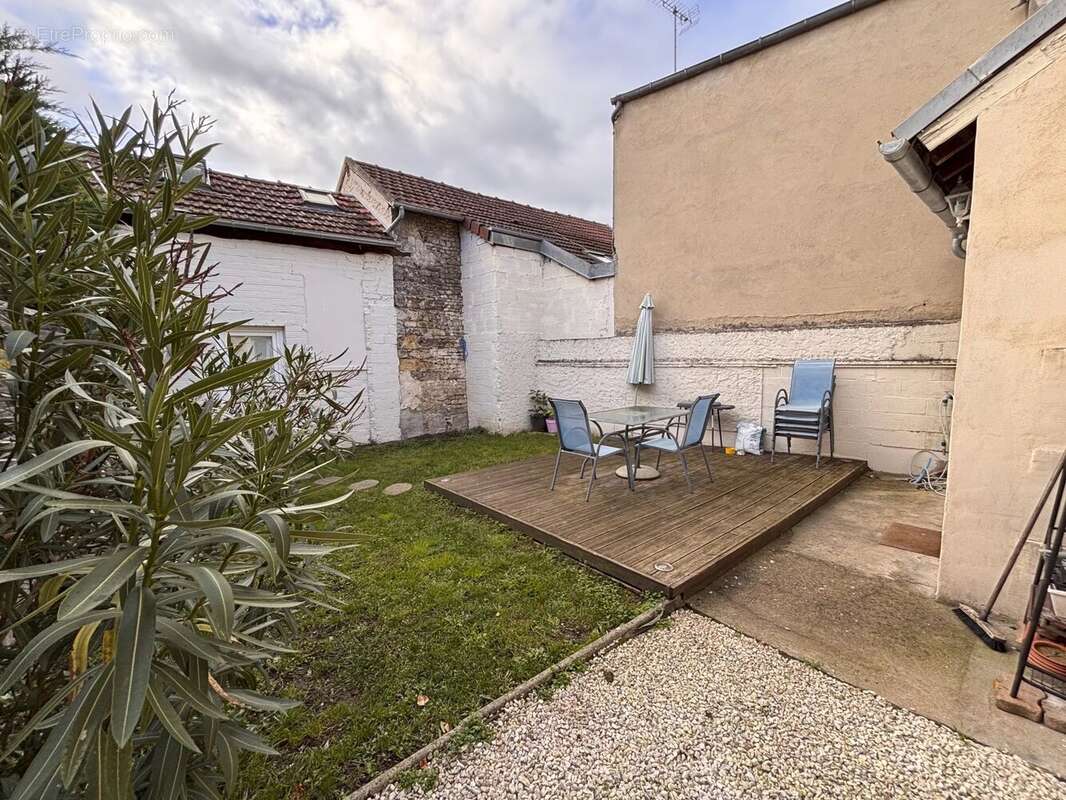 Maison à BENNECOURT