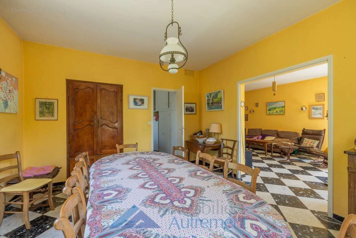 Maison à LE THOLONET