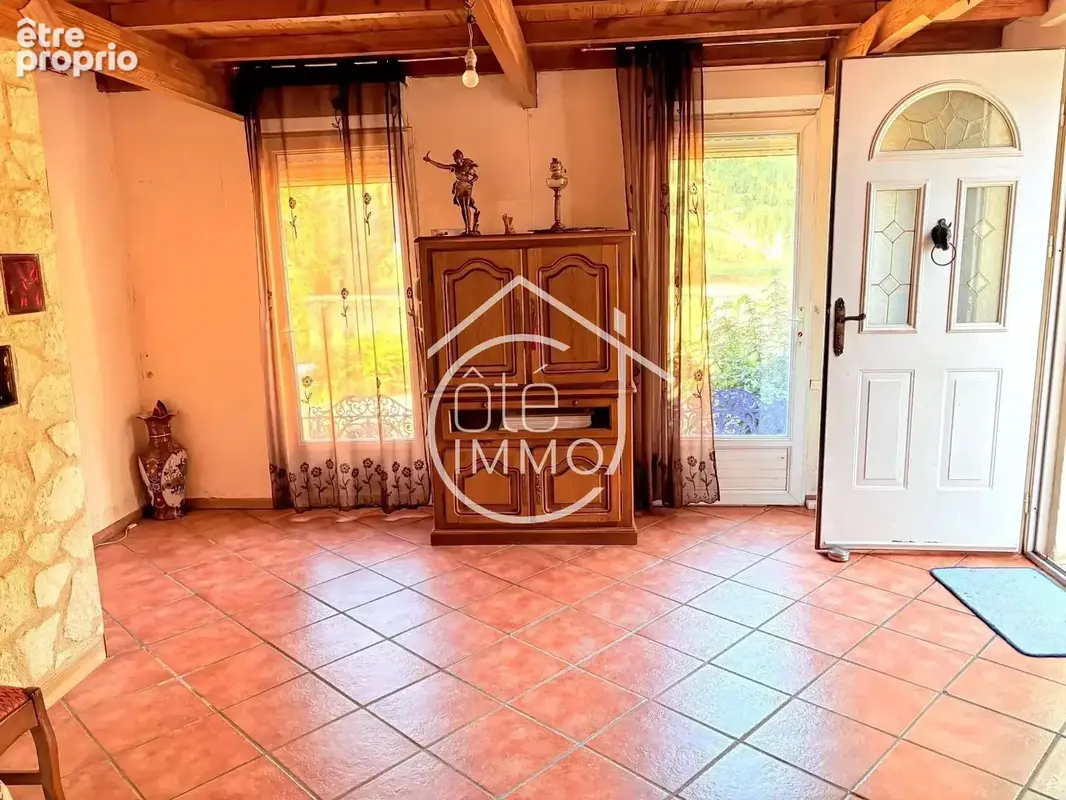 PRIGONRIEUX : Maison 14 pièces de 253m² avec jardin - photo 2