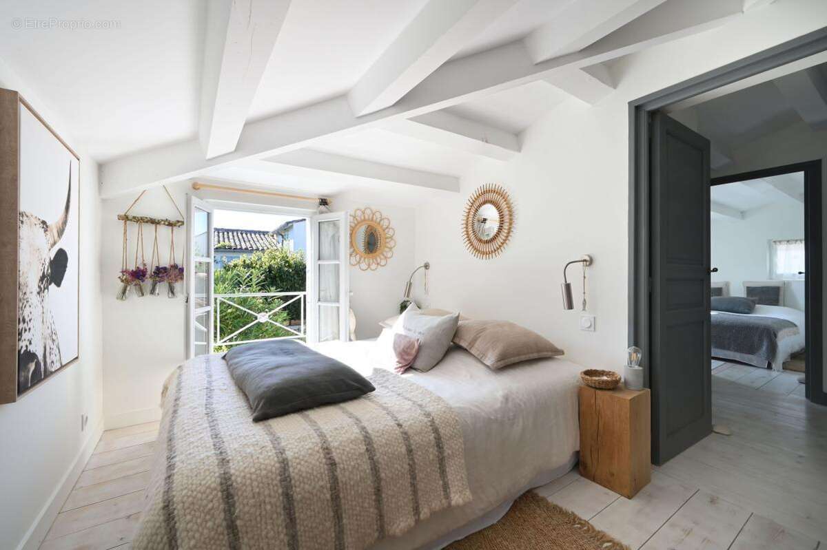 Maison à LES PORTES-EN-RE
