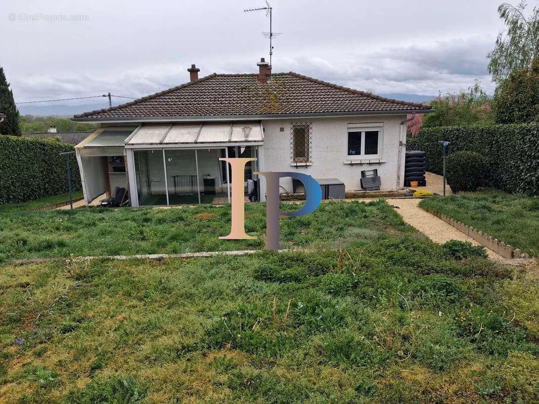 Maison à VOUGY