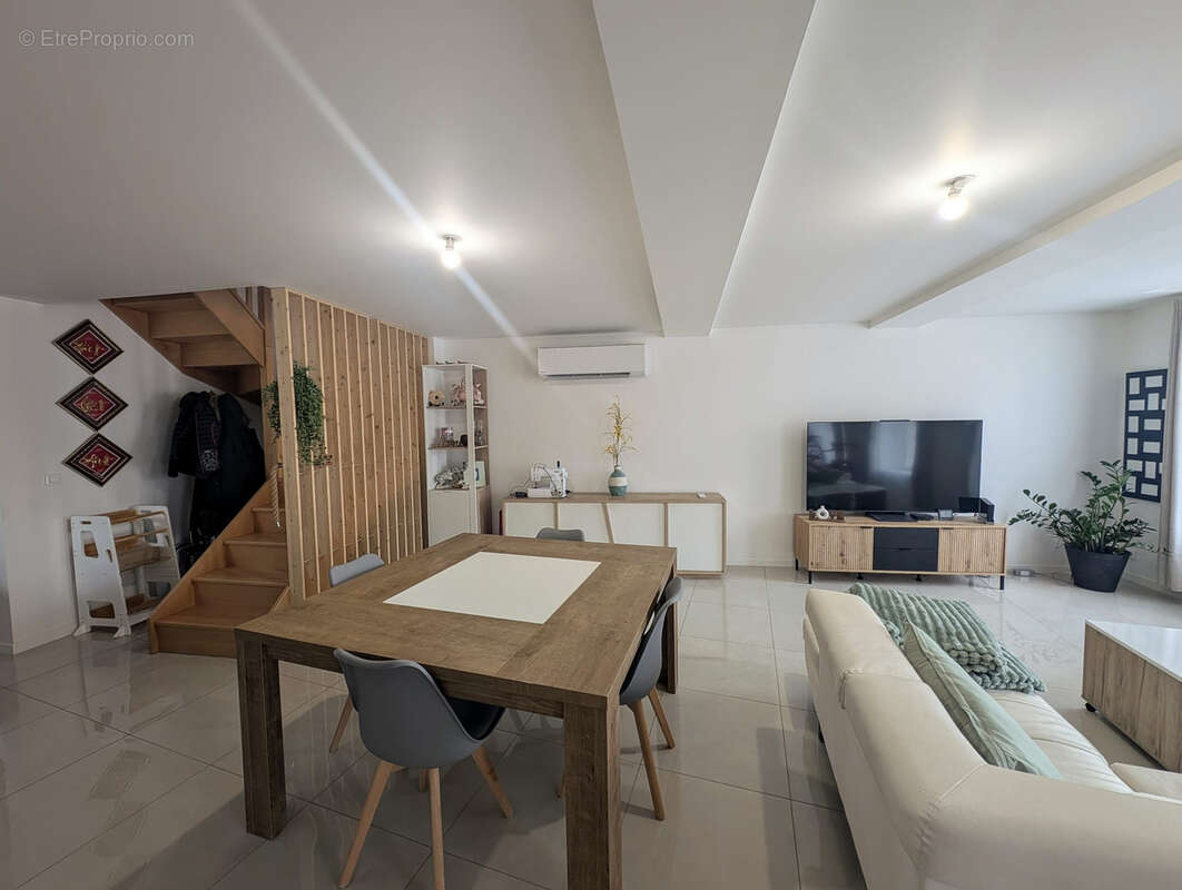 Appartement à LEZIGNAN-CORBIERES