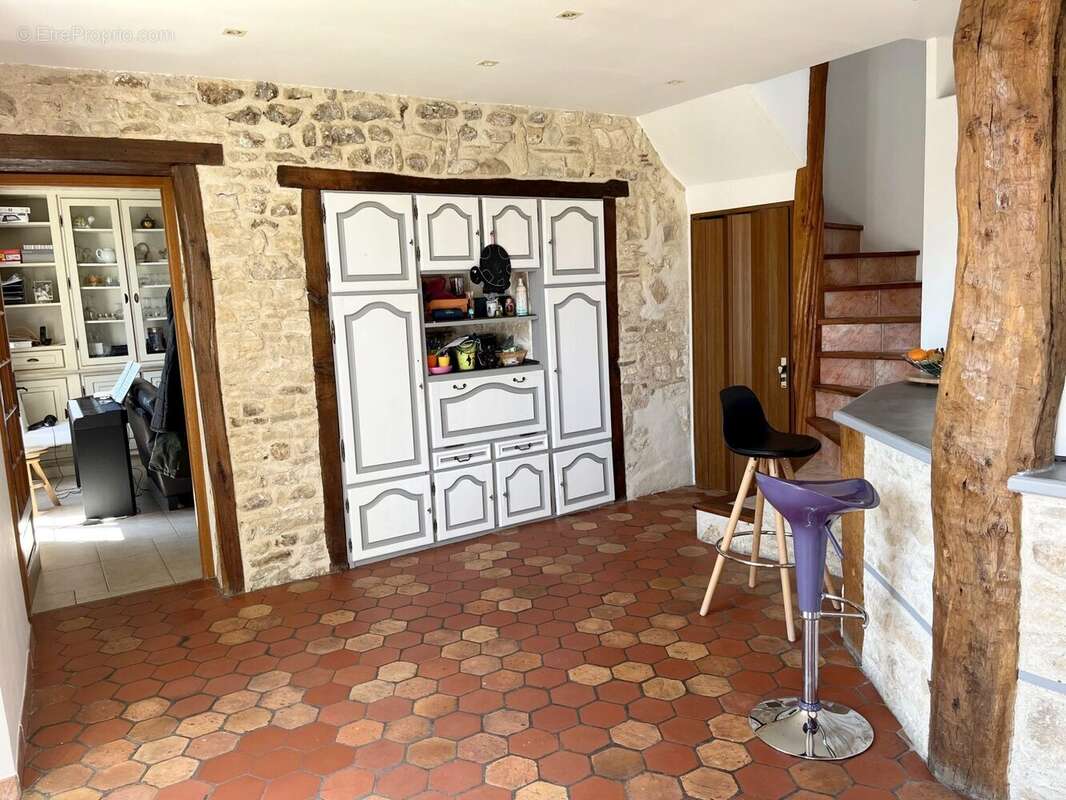 Maison à GAILLON-SUR-MONTCIENT