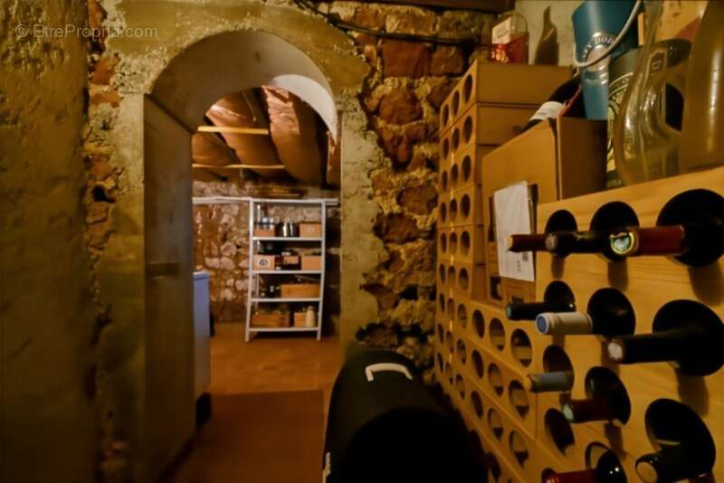 Maison à VALLON-EN-SULLY