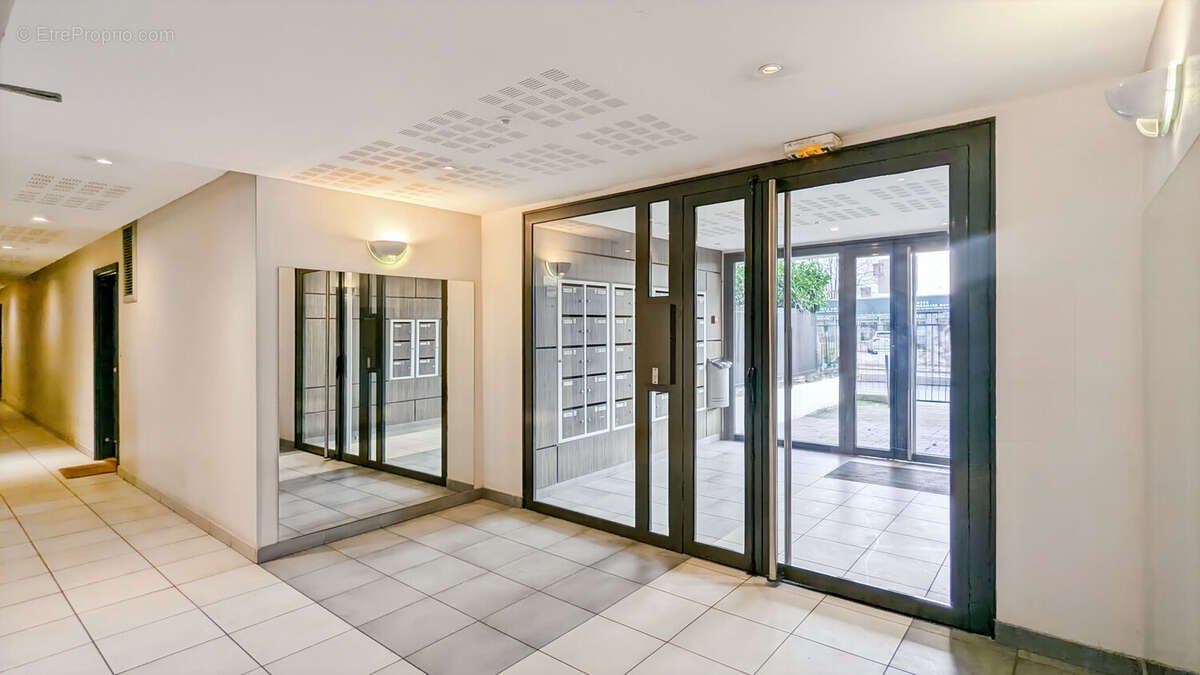 Appartement à PIERRE-BENITE
