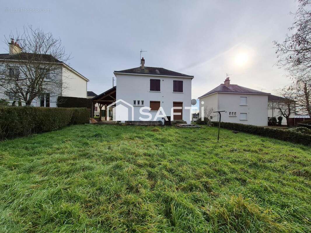 Maison 82 m² à Descartes  - photo 2