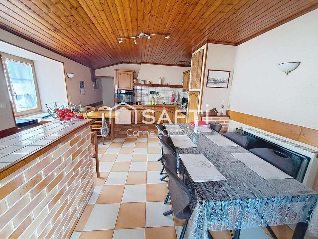Maison 170 m² à Chasnais  - photo 5