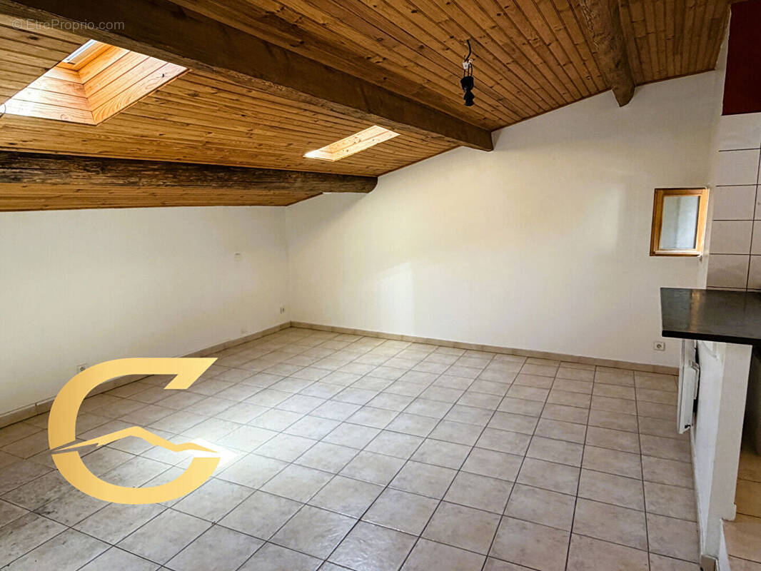 Appartement à JOUQUES