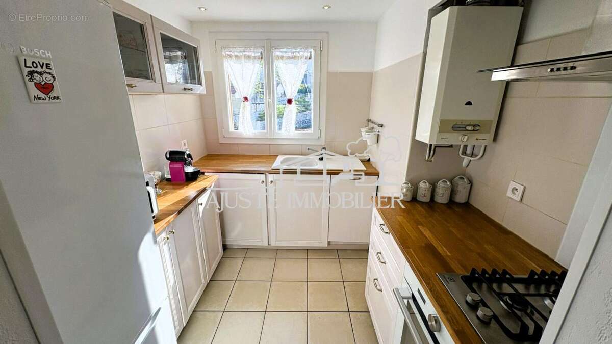 Appartement à MARSEILLE-4E