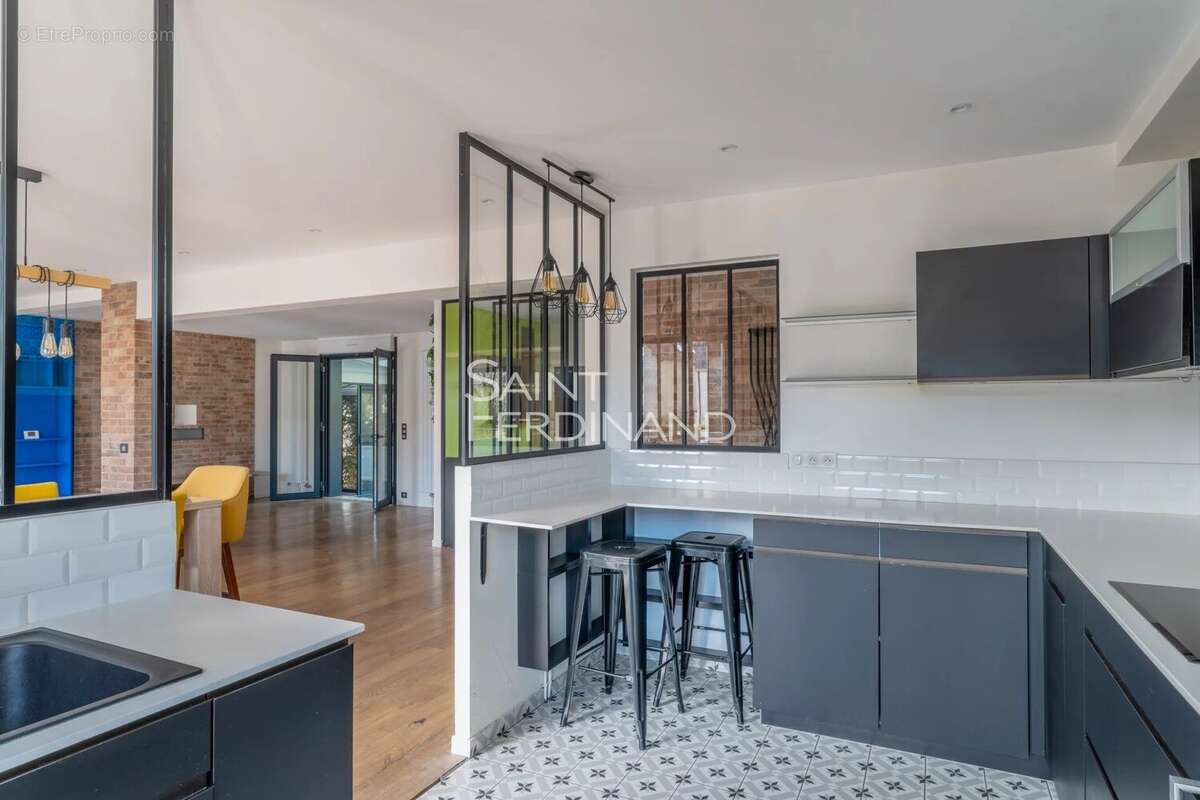 Maison à SARTROUVILLE