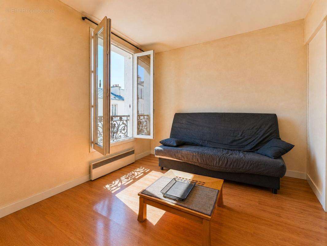 Appartement à PARIS-18E