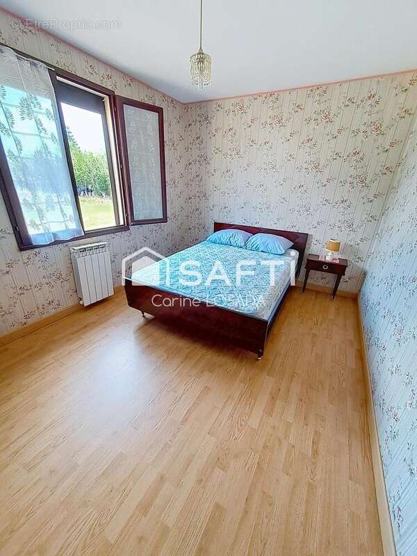 Maison 103 m² à Saint-Denis-Du-Payre  - photo 5