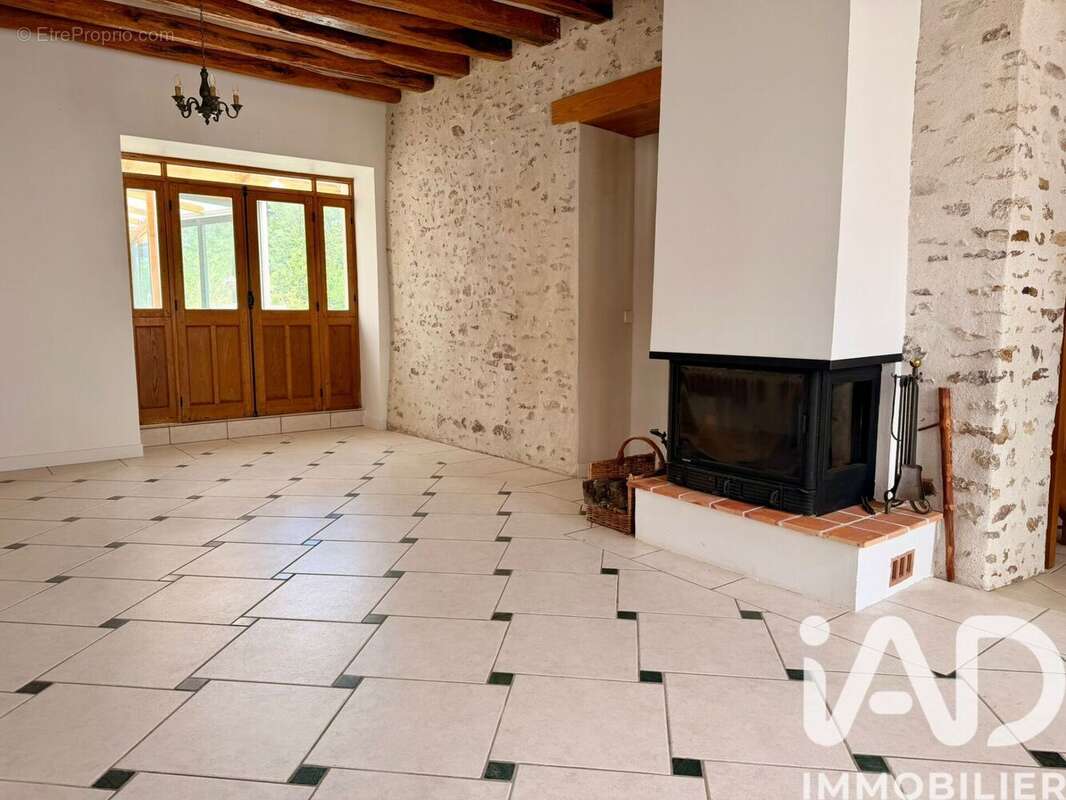 Photo 4 - Maison à COURPALAY