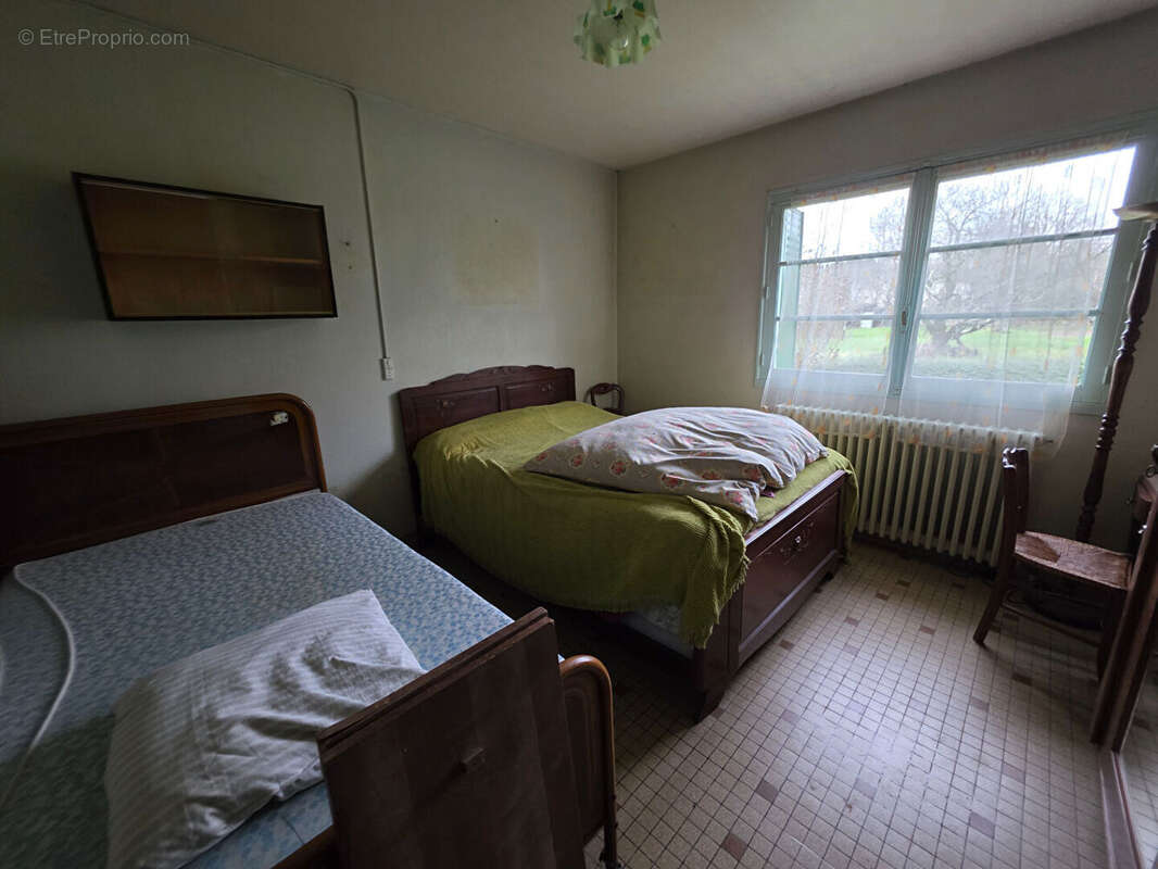 Maison à YZEURES-SUR-CREUSE