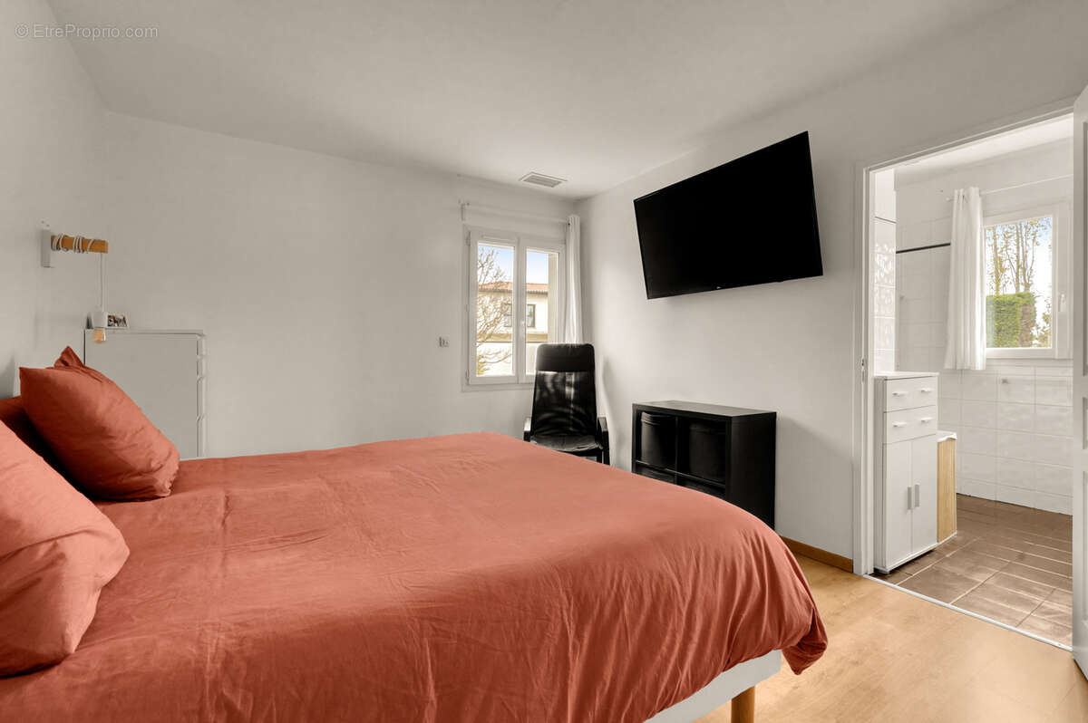 Maison à BRUGUIERES