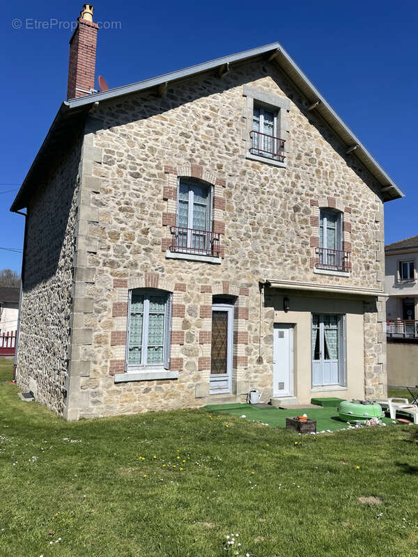 Maison à SAINT-DENIS-DES-MURS