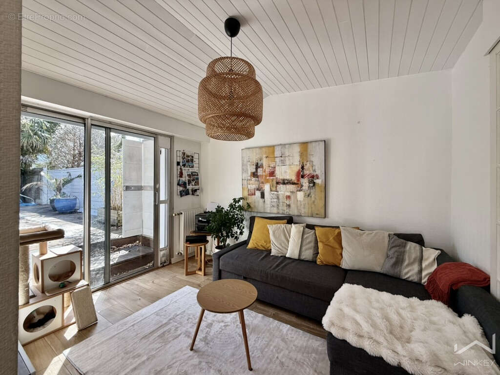 Nouveauté aux portes de  nantes  -- maison  avec piscine de  200 m2 au sol - - photo 6