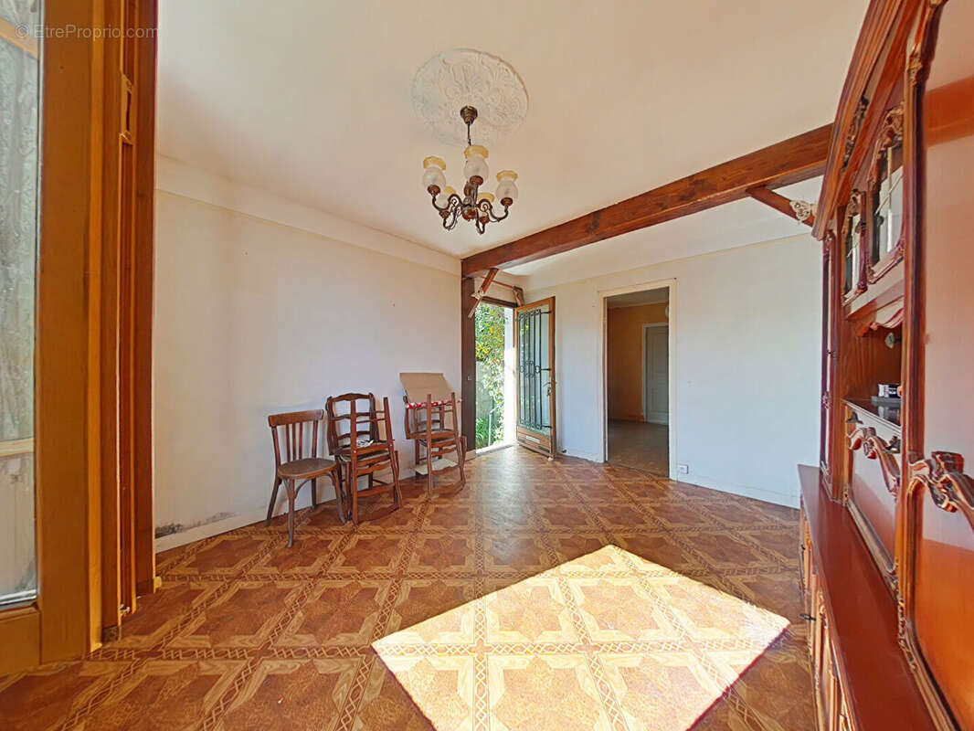 Maison à FONTENAY-LE-FLEURY