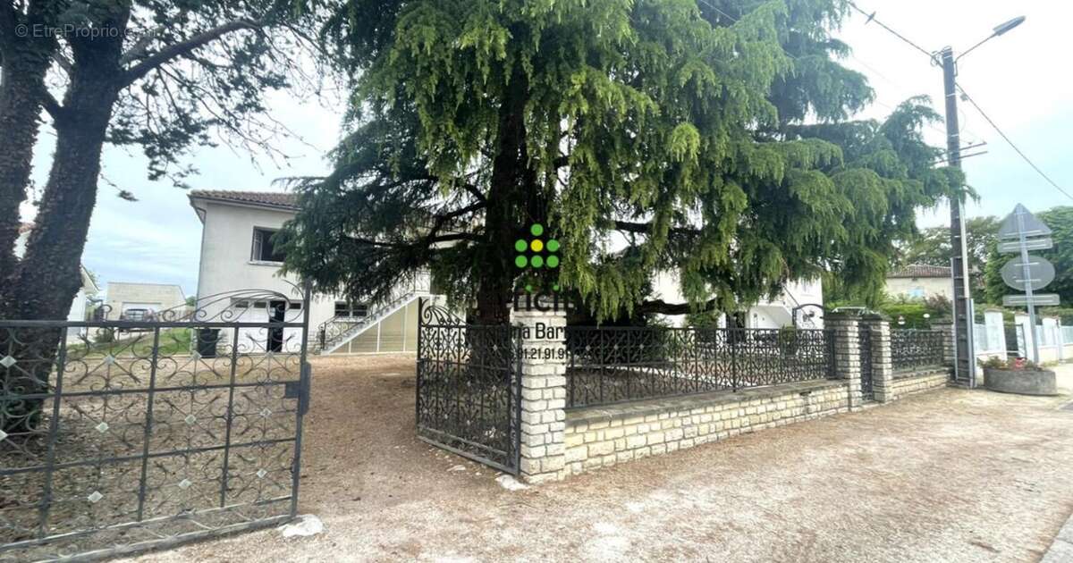 Maison à AMBERAC