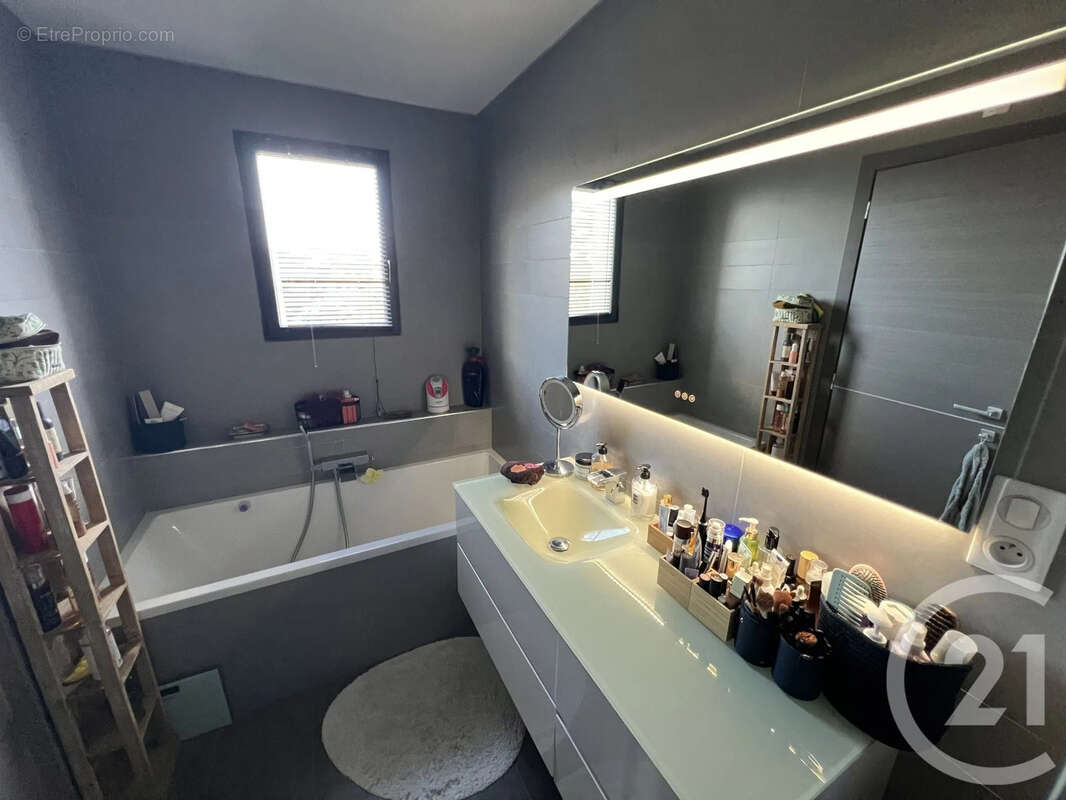 Appartement à SANTA-MARIA-DI-LOTA