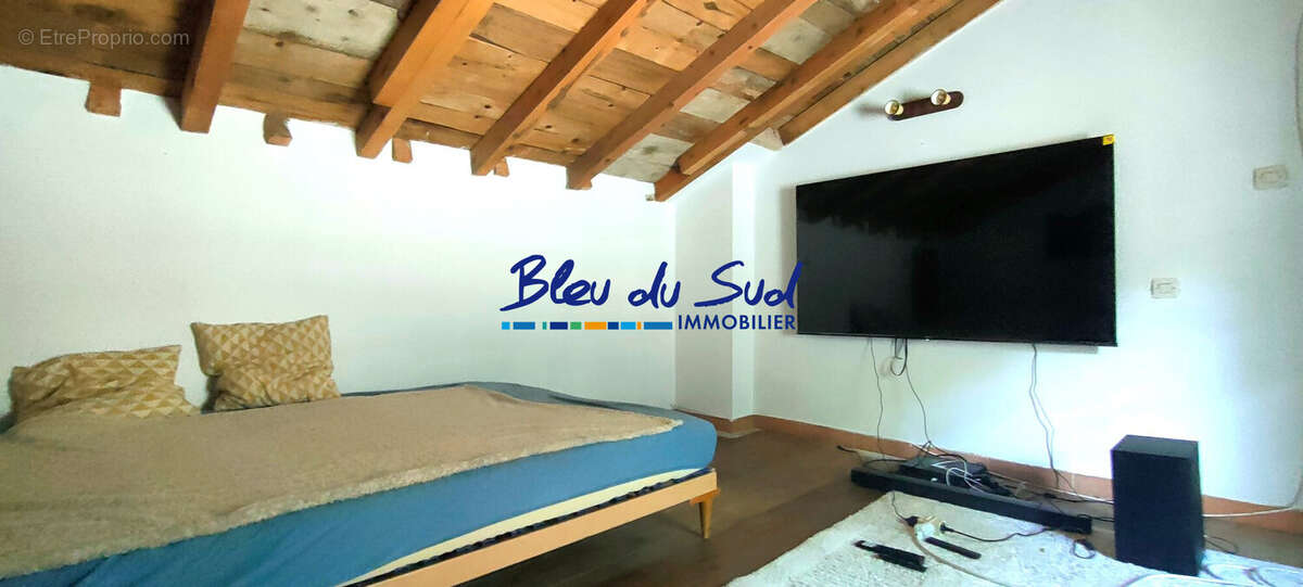 Chambre sous-pente - Maison à JUJOLS
