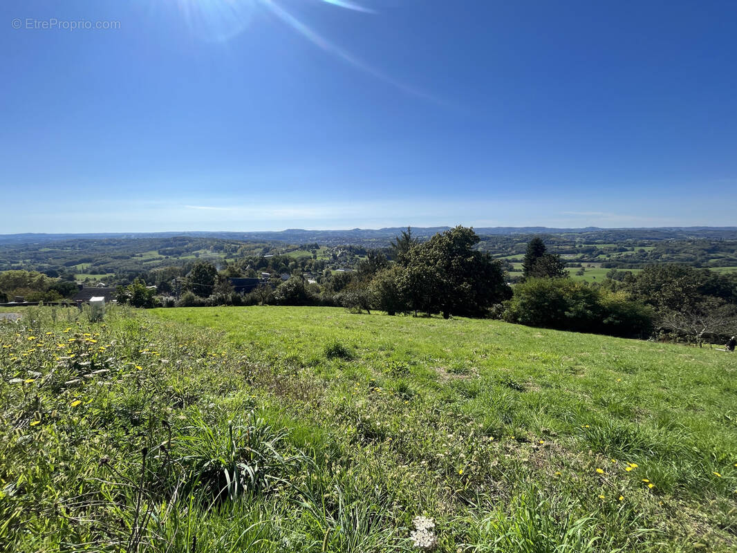 Terrain à VOUTEZAC