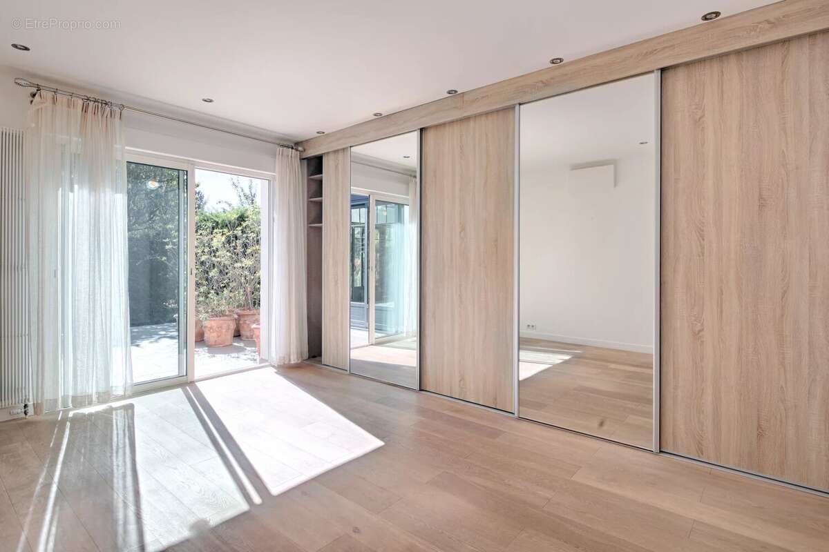 Maison à SAINT-MAUR-DES-FOSSES