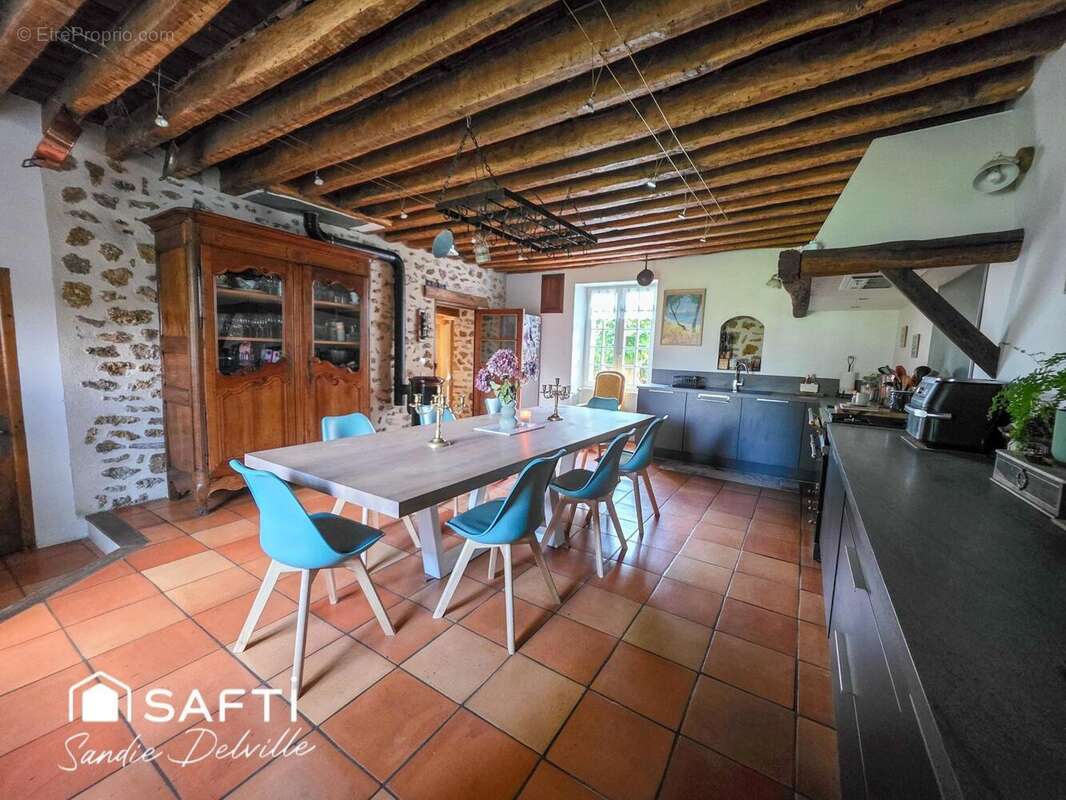 Photo 2 - Maison à COUTEVROULT