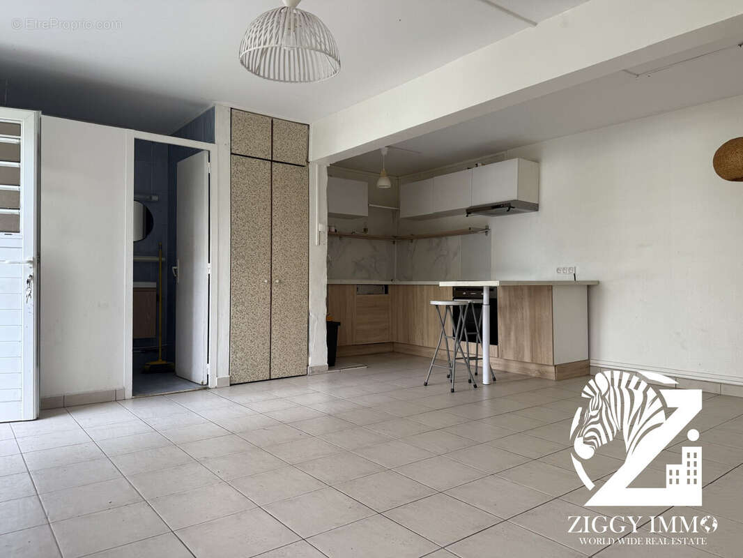 Maison à LES ABYMES