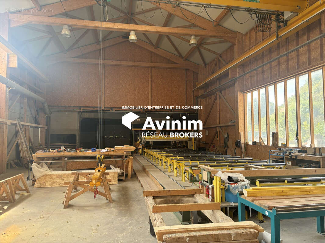 Commerce à PONT-DE-ROIDE