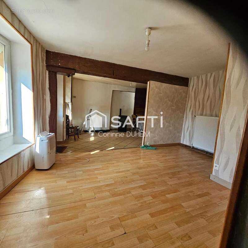 Photo 3 - Maison à LE MONTET