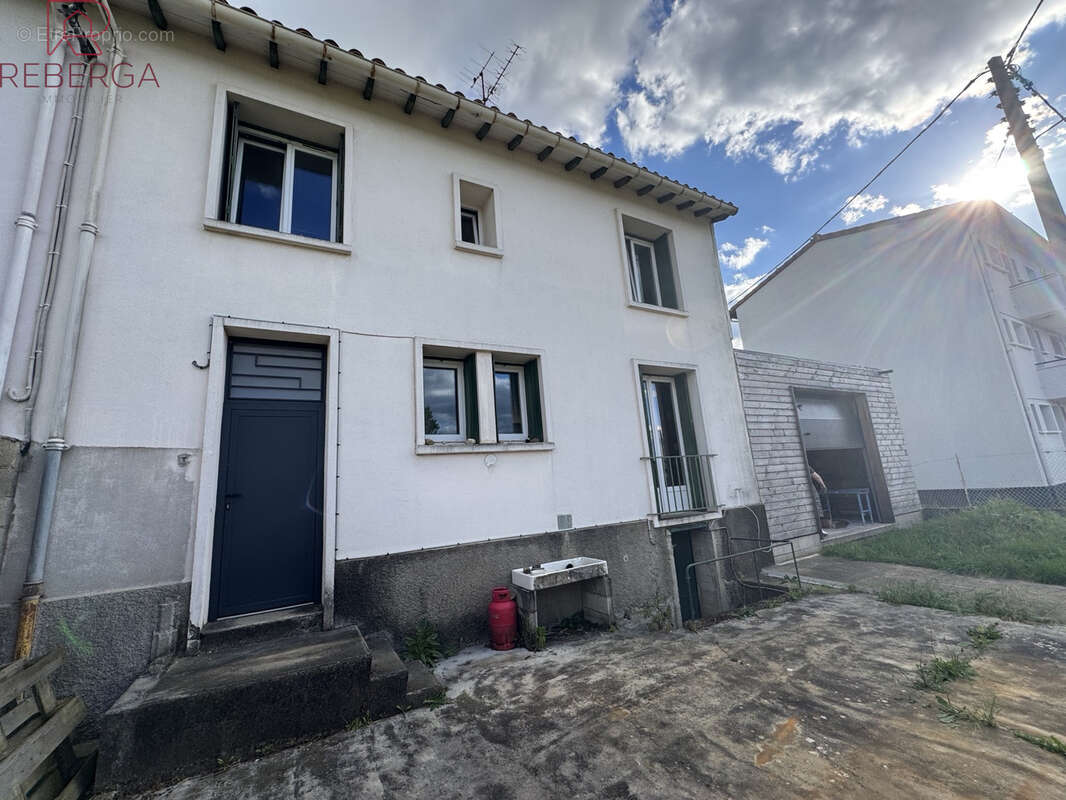 Maison à AUSSILLON