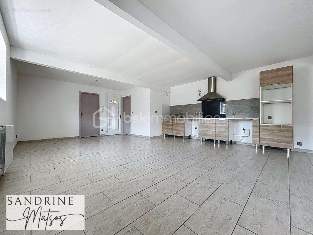 Appartement à CREMIEU