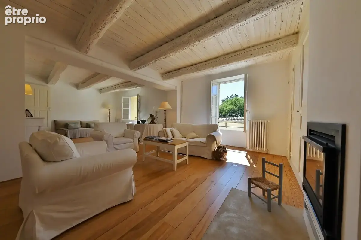 Maison de village avec jardin, bassin de nage et dépendance... - photo 2