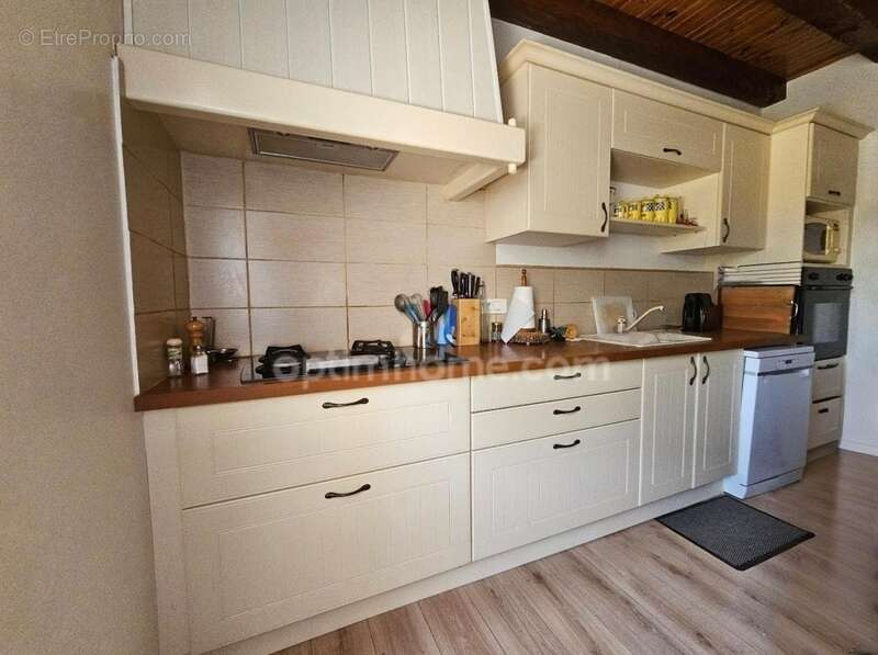  Maison familiale de 120 m², trois chambres et un bureau. 6 pièces PUYMOYEN (16) - photo 4
