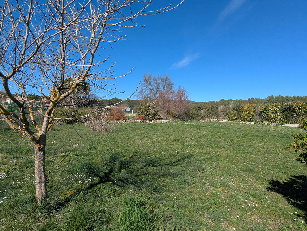 Terrain à SALERNES