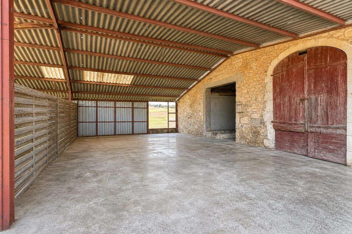 2 Maisons 1) 13 pièces de 476 m²
 2)58 m2 indépendante Cagnotte - photo 18