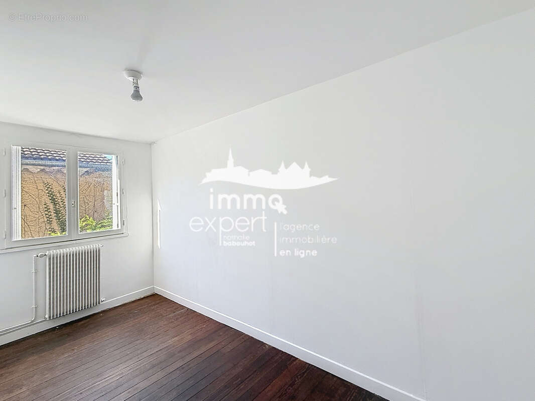 Appartement à MIRECOURT